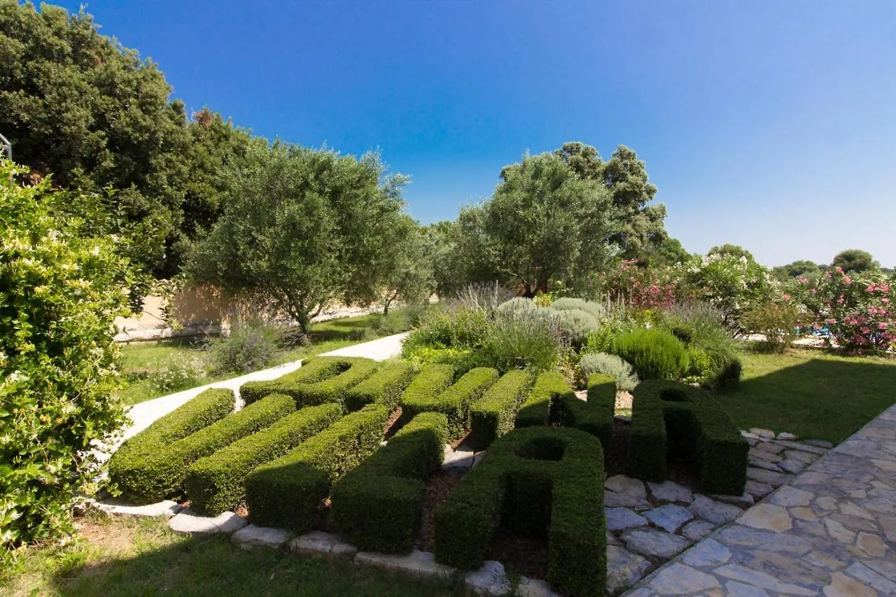 Beautiful Villa Divina With Large Pool, Sauna & Hydrommassage Near Pula, High Level Of Privacy Šišan 0*,  Horvátország