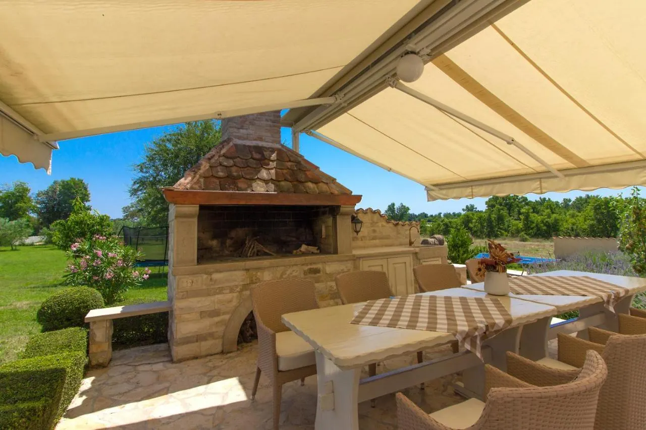 Beautiful Villa Divina With Large Pool, Sauna & Hydrommassage Near Pula, High Level Of Privacy Šišan
