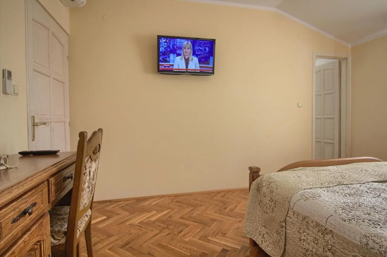 Beautiful Villa Divina With Large Pool, Sauna & Hydrommassage Near Pula, High Level Of Privacy Šišan