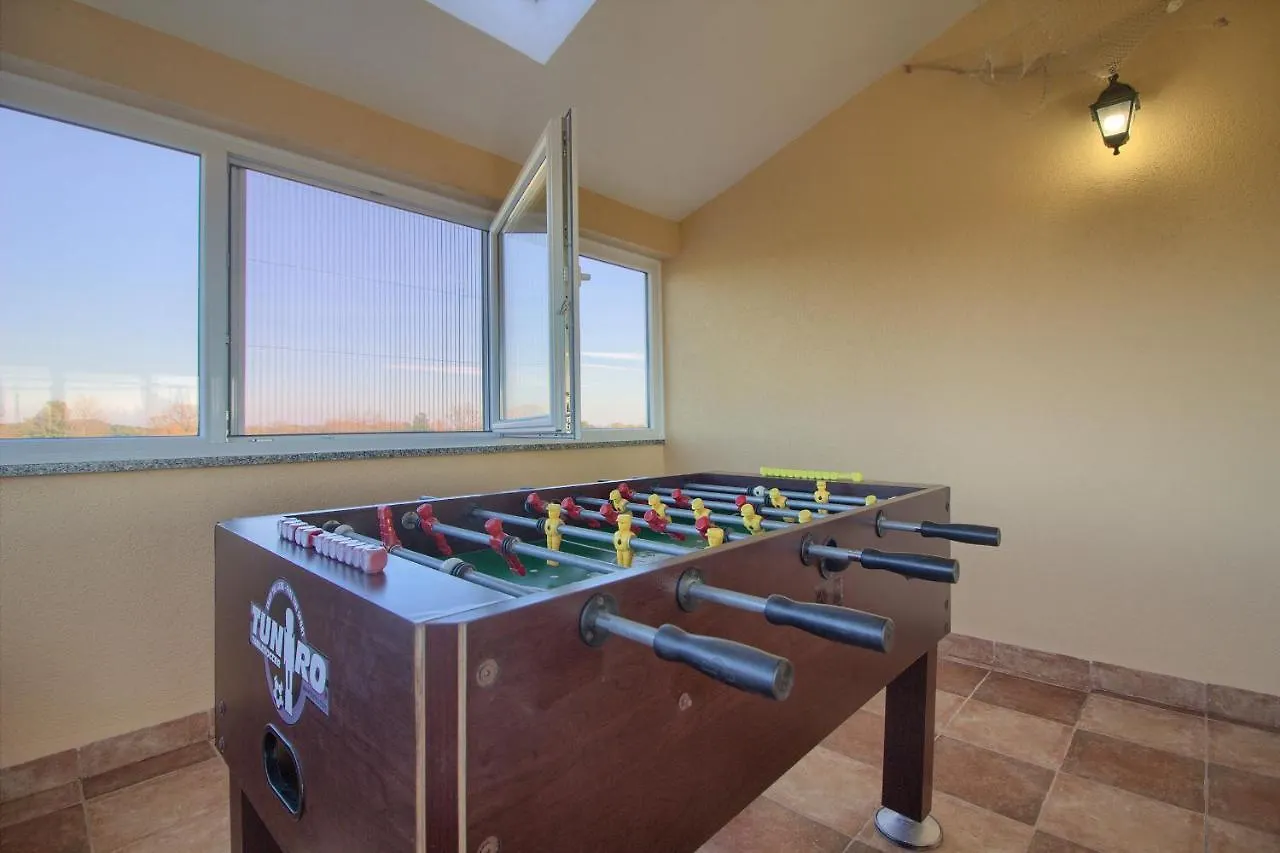 Beautiful Villa Divina With Large Pool, Sauna & Hydrommassage Near Pula, High Level Of Privacy Šišan