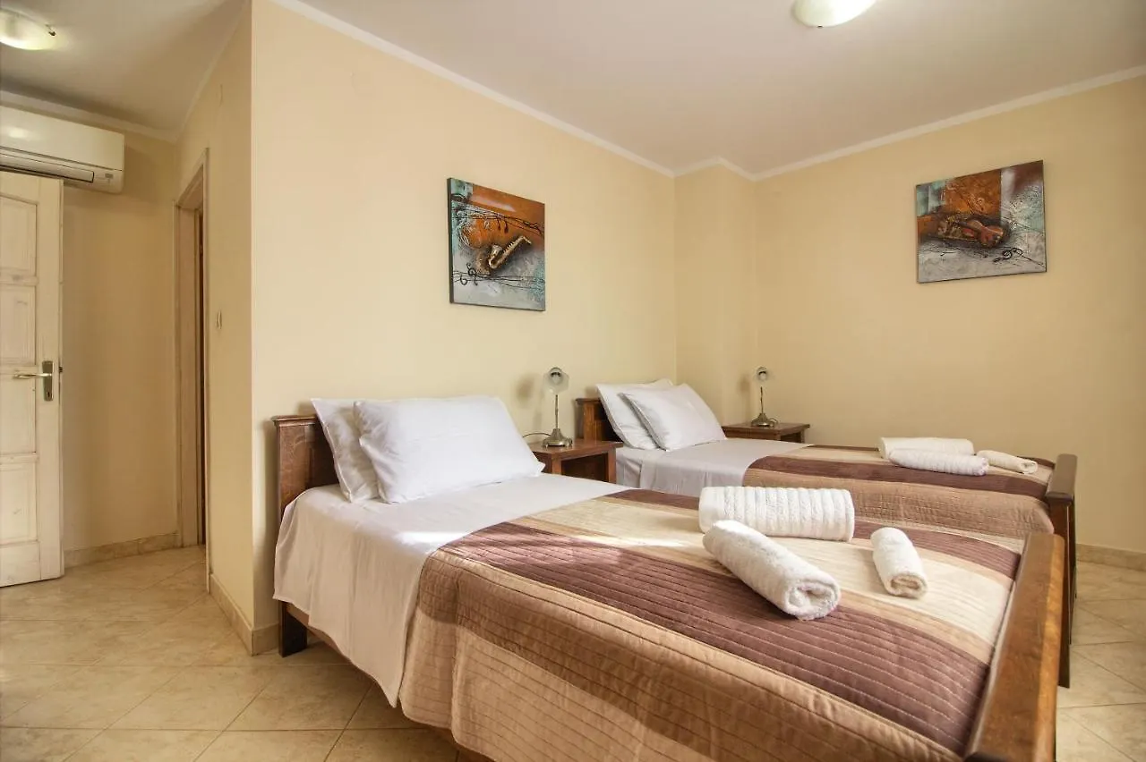 Beautiful Villa Divina With Large Pool, Sauna & Hydrommassage Near Pula, High Level Of Privacy Šišan Horvátország