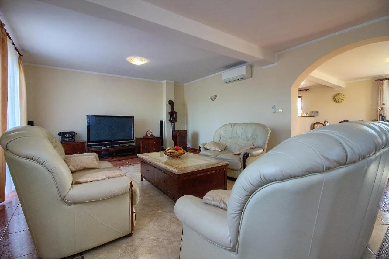 Beautiful Villa Divina With Large Pool, Sauna & Hydrommassage Near Pula, High Level Of Privacy Šišan